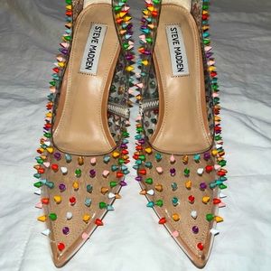 Super cute Steve Madden pumps